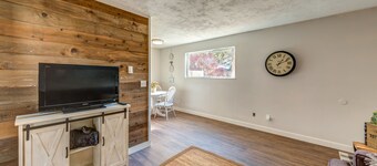 Welcome to Everett Darling Couples Getaway