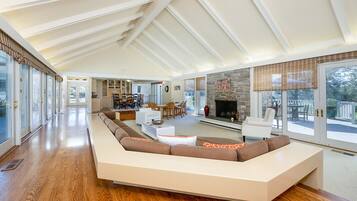 TV connectĂ©e, lecteur de DVD, chaĂźne hi-fi