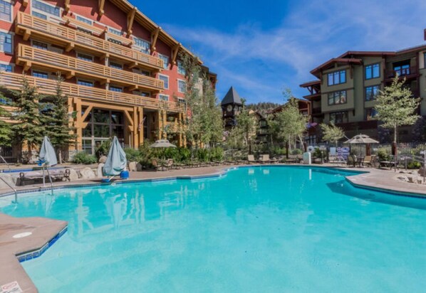 Outdoor pool, a heated pool