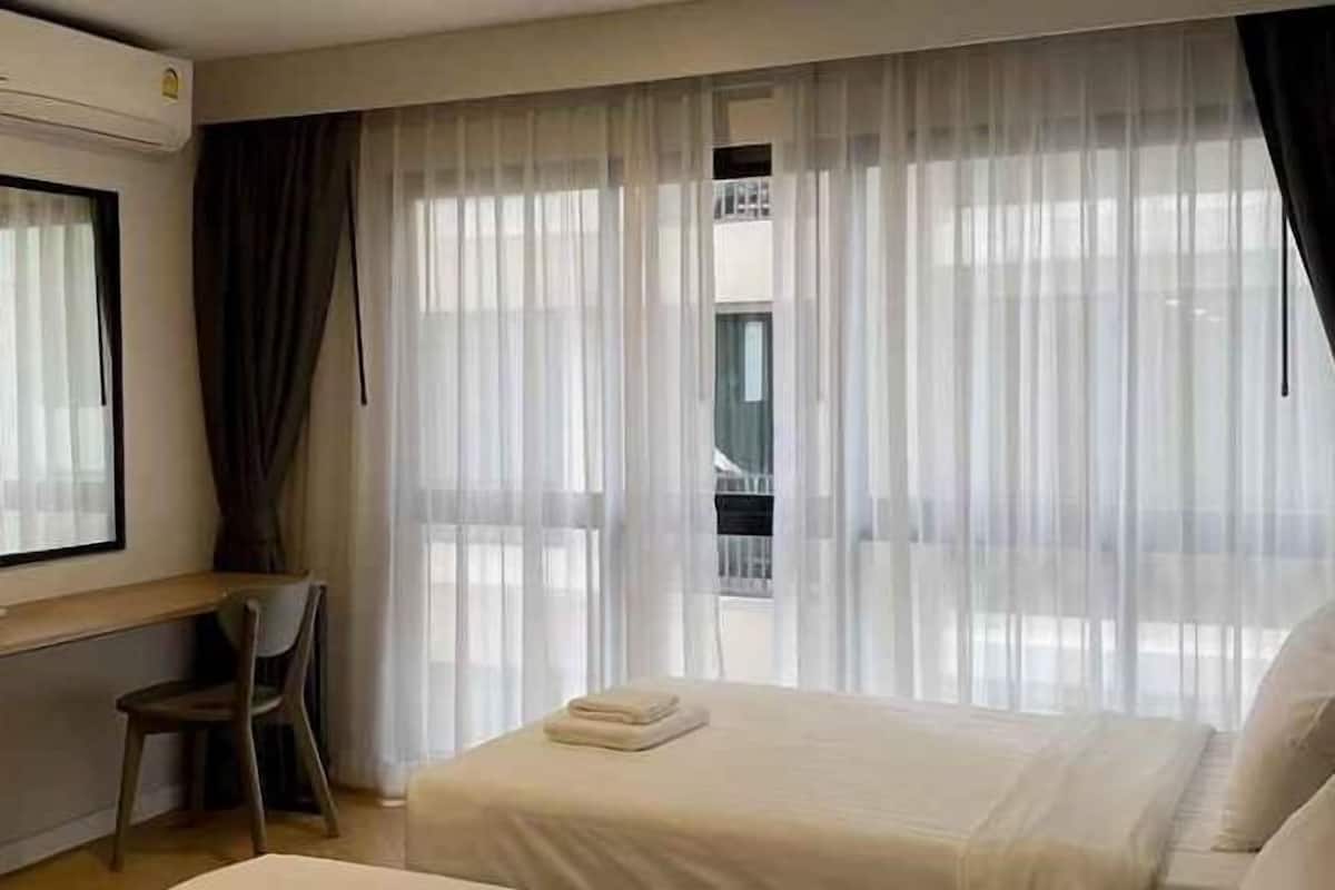 1 bedroom, desk, laptop workspace, free WiFi