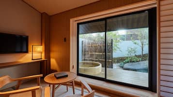 Deluxe Twin Room with Open-air Bath | In-room safe, free WiFi, bed sheets