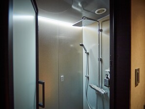 Free toiletries, hair dryer, electronic bidet, towels - Onsen Ryokan Yuen Bettei Tokyo Daita (Tokyo)