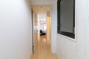 Căn hộ (203) | Bàn, khu vực làm việc phù hợp cho laptop