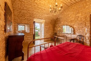 6 bedrooms, iron/ironing board, free WiFi, bed sheets - Pomette, an authentic holiday house with private pool in the Lot, Dordogne  (Florimont-Gaumiers)