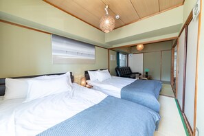 羽绒被、免费婴儿床、免费 WiFi、床单