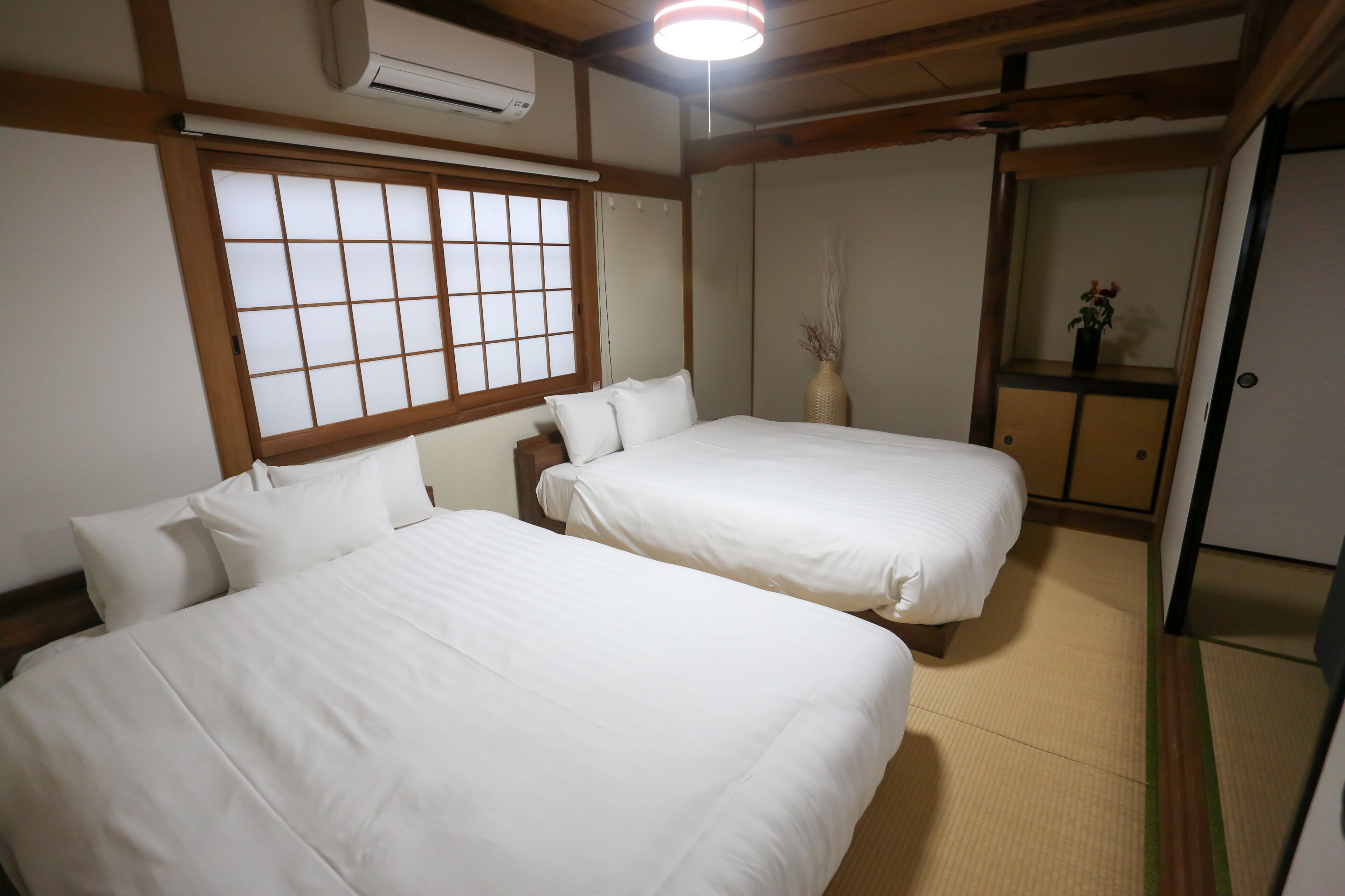 Private Vacation Home | Down duvets, free WiFi