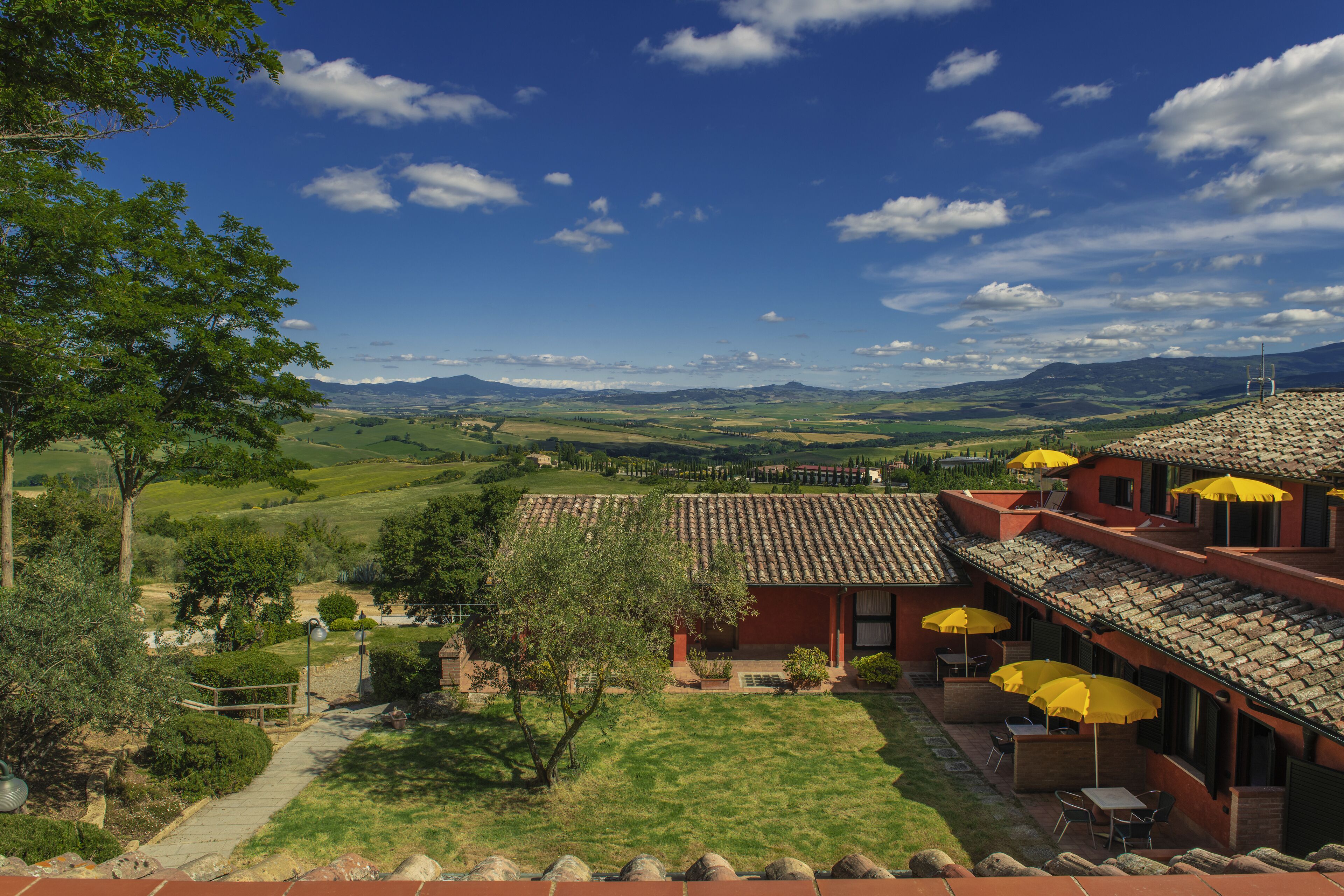 Chambre Supérieure, terrasse, vue vallée | Vue de la chambre