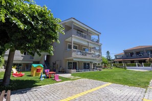 Exterior - By the Sea (Kassandra)