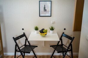 Family Quadruple Room | Desk, free WiFi, bed sheets