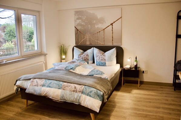 Studio Exécutif | Bureau, espace de travail pour ordinateur portable, rideaux occultants