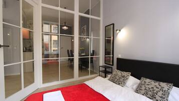 Basic Apartment | 2 bedrooms, blackout drapes, iron/ironing board, free WiFi