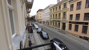 Basic Apartment | Terrace/patio