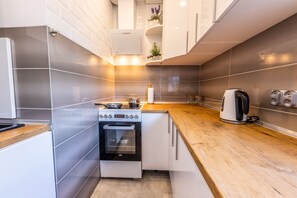 Apartment | Eigene Küche | Großer Kühlschrank, Ofen, Herdplatte, Geschirrspüler