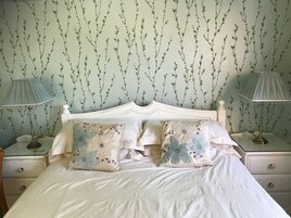 Double Room | Individually decorated, individually furnished, desk, laptop workspace