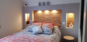 3 chambres, fer et planche à repasser, Wi-Fi gratuit