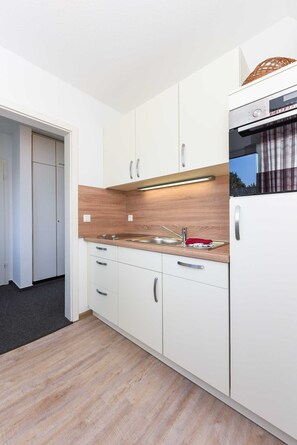 Fridge, oven, dishwasher