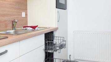 Fridge, oven, dishwasher