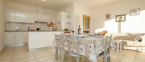 Appartement familial, plusieurs chambres (Torbole Relax, Pool & Balcony) | Restauration
