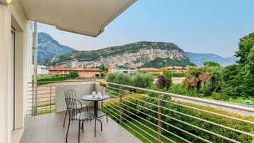 Familienapartment, Mehrere Schlafzimmer (Torbole Relax, Pool & Balcony) | Blick auf die Berge