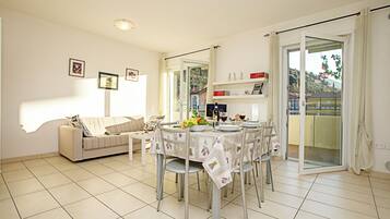 Familienapartment, Mehrere Schlafzimmer (Torbole Relax, Pool & Balcony) | Speisen