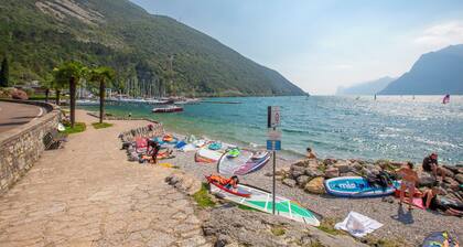 Torbole Relax, Pool & Balcony Apartment