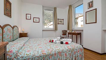 2 chambres, fer et planche Ă repasser, Wi-Fi gratuit, draps fournis