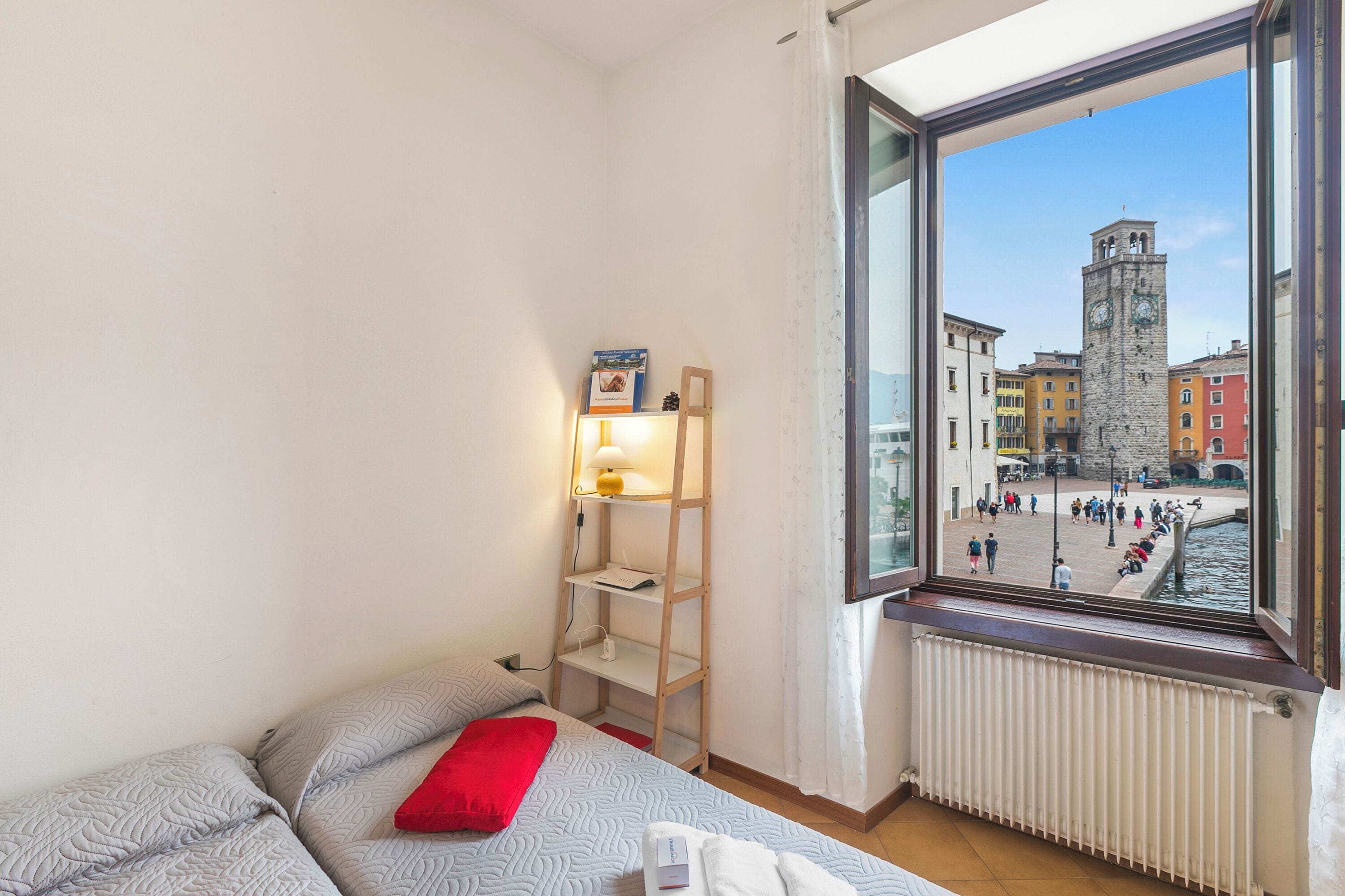 Appartement familial, plusieurs chambres, au bord du lac (Lake View Historical Center Apartment) | 1 chambre, literie fournie