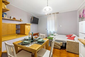 2 多间卧室、免费 WiFi、床单