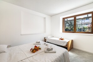 Standard-Apartment, Mehrere Schlafzimmer (Residenza Al Ponte 2) | 2 Schlafzimmer, Bügeleisen/Bügelbrett, kostenloses WLAN, Bettwäsche