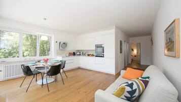 Family Apartment, Multiple Bedrooms (Charm apartment) | Interior