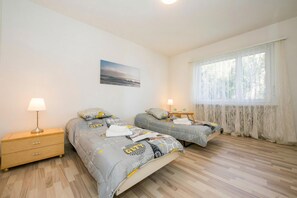Familielejlighed - flere soveværelser (Lake view 2 bedroom in Porto Ronco) | Spa