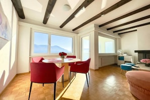 Family Apartment, 2 Bedrooms, Balcony (Lake view 2 bedroom in Porto Ronco) | Dining - Bellevue apartment (Ronco sopra Ascona)