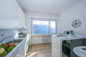 Familienapartment, Mehrere Schlafzimmer (Bellevue apartment) | Eigene Küche | Großer Kühlschrank, Mikrowelle, Ofen, Herdplatte