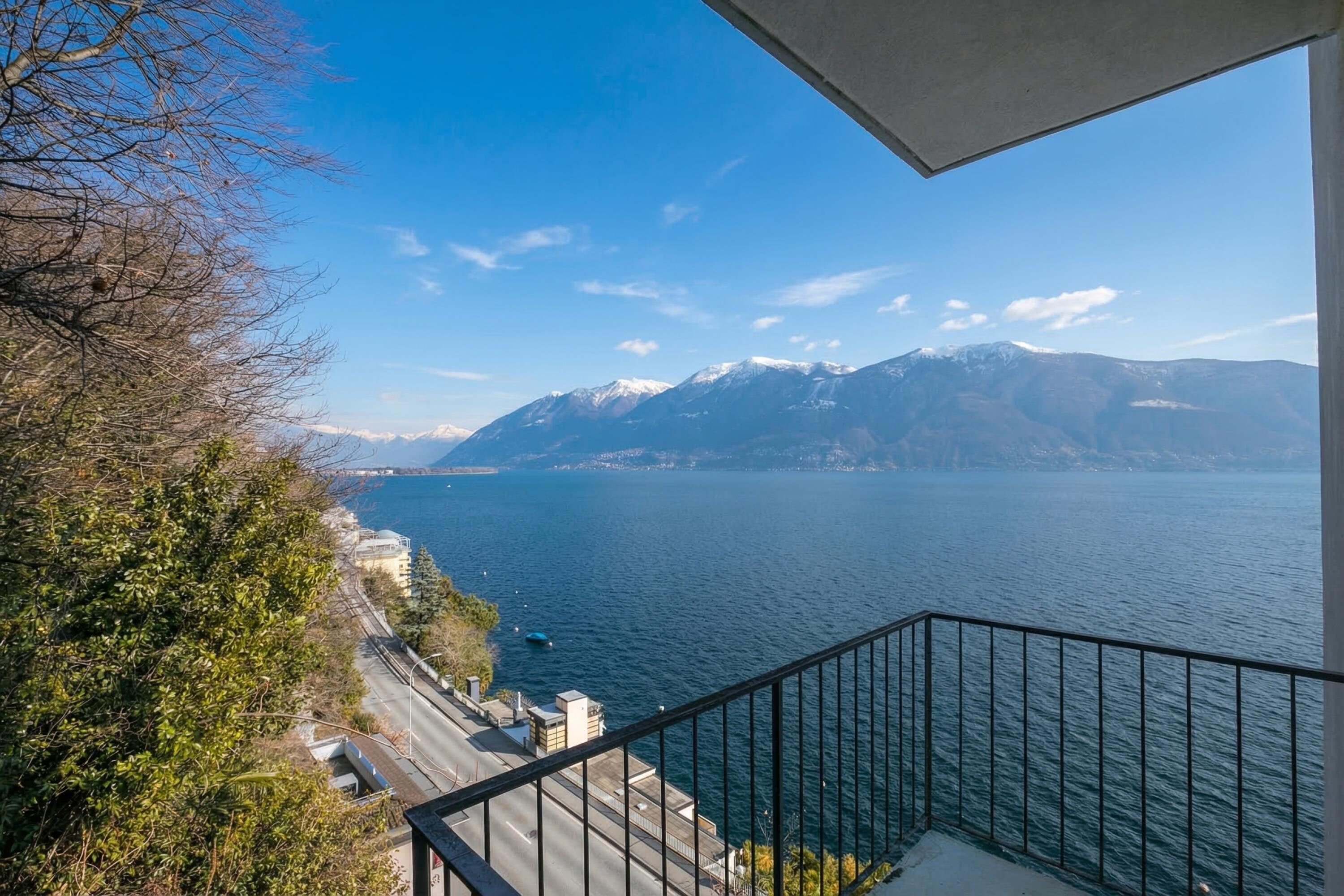 Family Apartment, Multiple Bedrooms (Lake view 2 bedroom in Porto Ronco) | Property grounds