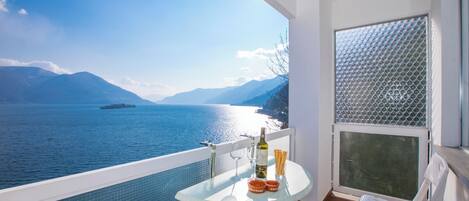 Appartement Familial, plusieurs chambres (Bellevue apartment) | Restauration extérieure