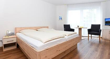 Double room with balcony or terrace - Double room in the Hotel-Pension