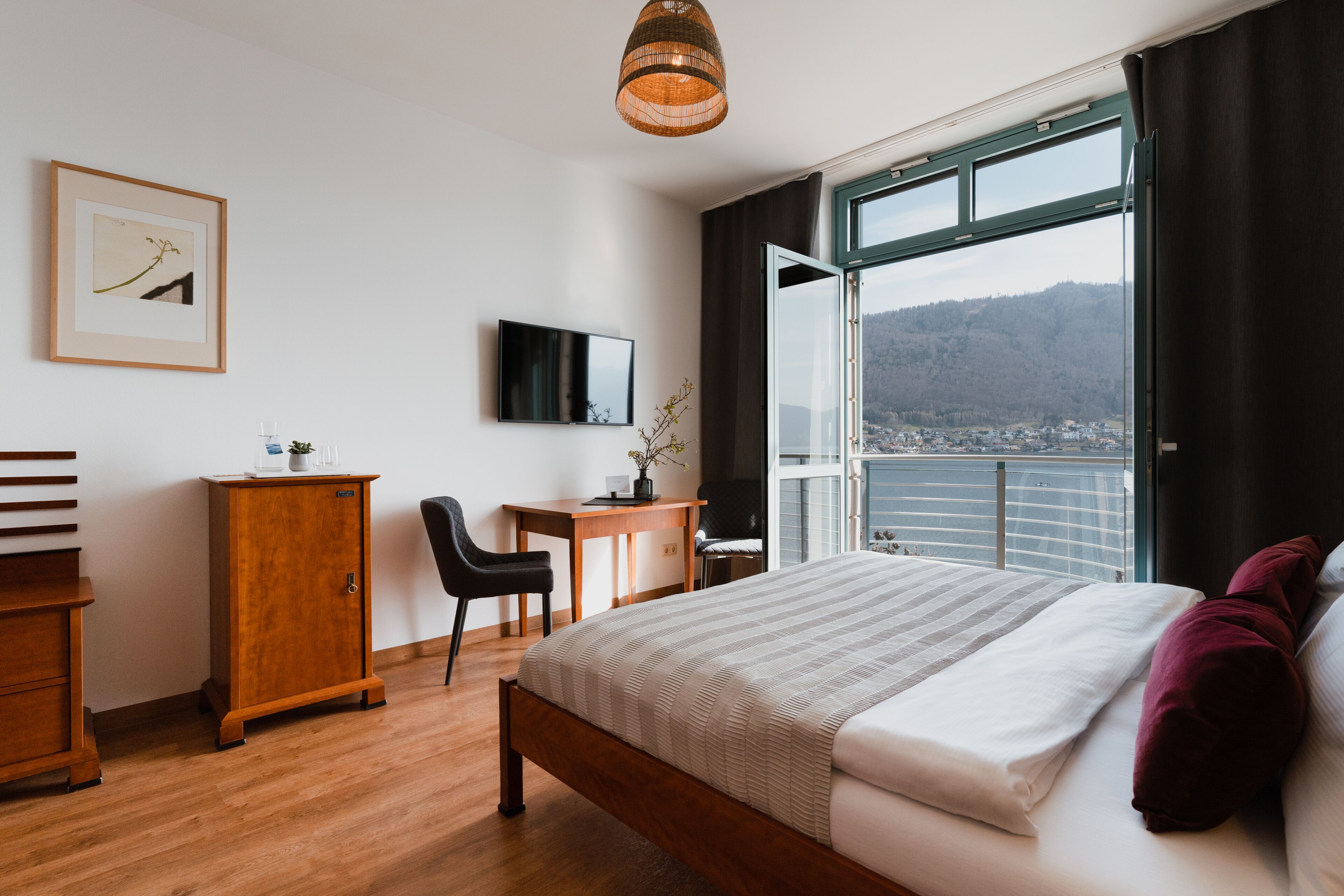 panoramic double room, lake view | premium bedding, minibar, in-room safe, desk