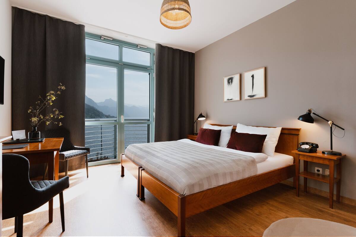 Ropa de cama de alta calidad y minibar