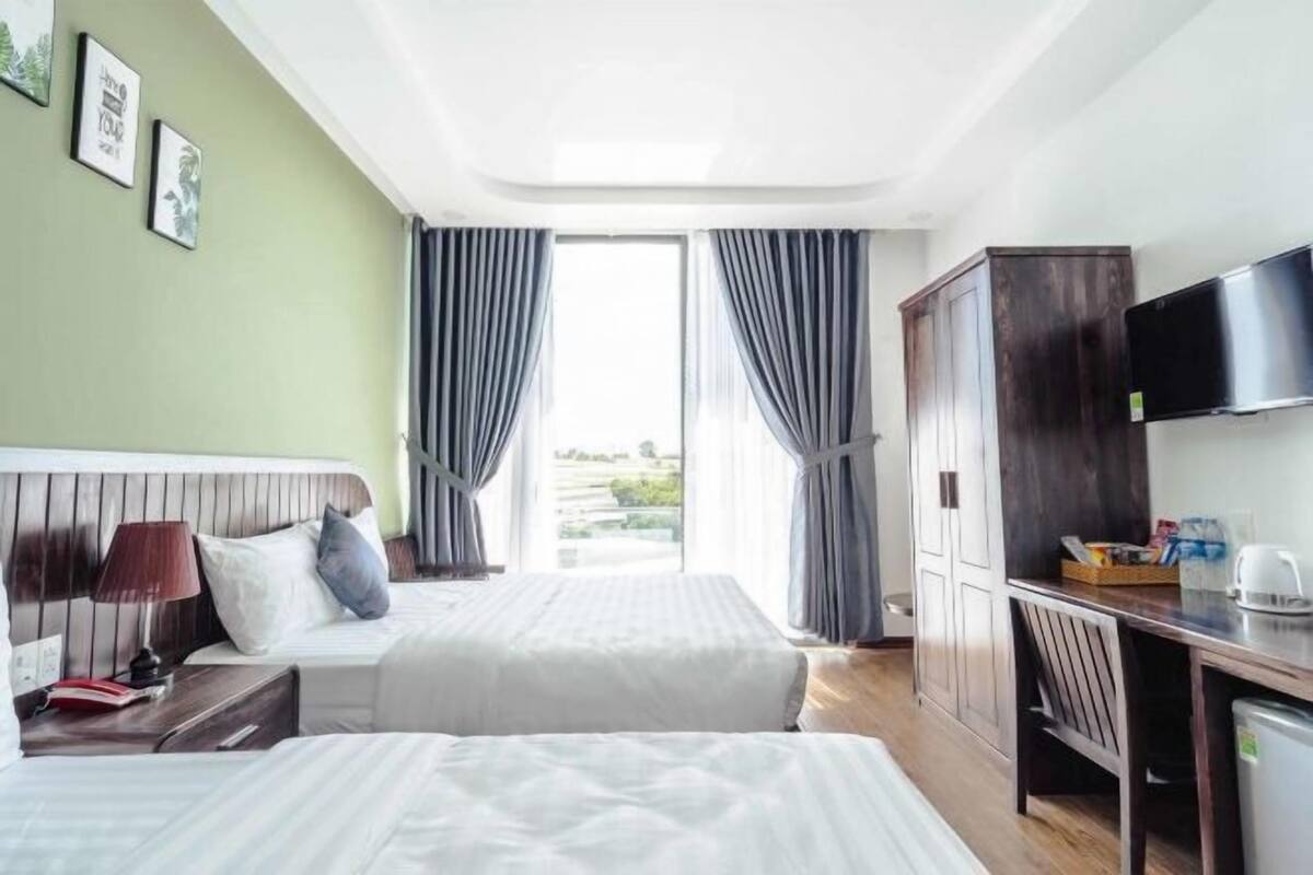 Premium bedding, pillow-top beds, minibar, desk