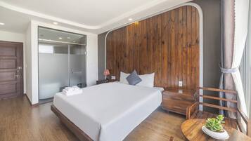 Premier Double Room, Balcony | Premium bedding, pillowtop beds, minibar, desk