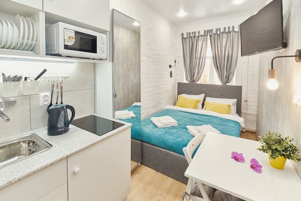 1 bedroom, laptop workspace, iron/ironing board, free WiFi