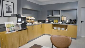 TĂ€gliches inbegriffenes FrĂŒhstĂŒcksbuffet