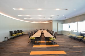 Meeting facility - SleepZzz Hotel Pulomas (Jakarta)