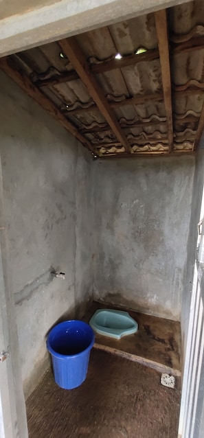Dooms | Bathroom | Shower, towels