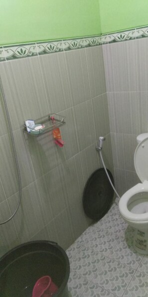 Bathroom - Dalem Kakung (Borobudur)