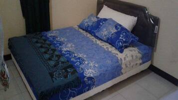 Standard Room | Free WiFi, bed sheets