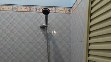 Shower, free toiletries, towels