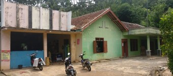 Adji Homestay - Hostel