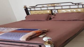 Room, 2 Bedrooms | 2 bedrooms, laptop workspace, free WiFi, bed sheets