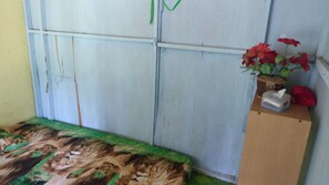 Bed sheets - Homestay Miftah Syariah - Hostel (Bantul)